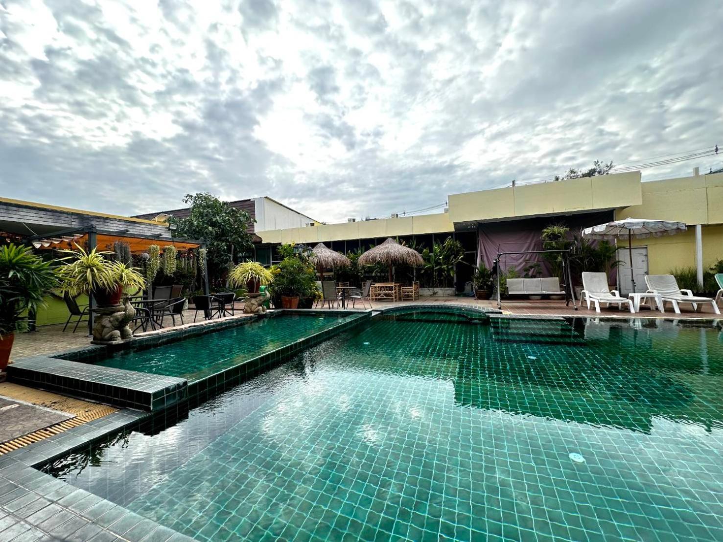 Anantra Pattaya Resort Exteriör bild